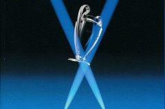 登贝莱获金球奖，姆巴佩发文祝福，足球之夜荣耀时刻